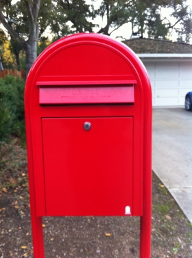 [photo: Charlotte's mailbox]